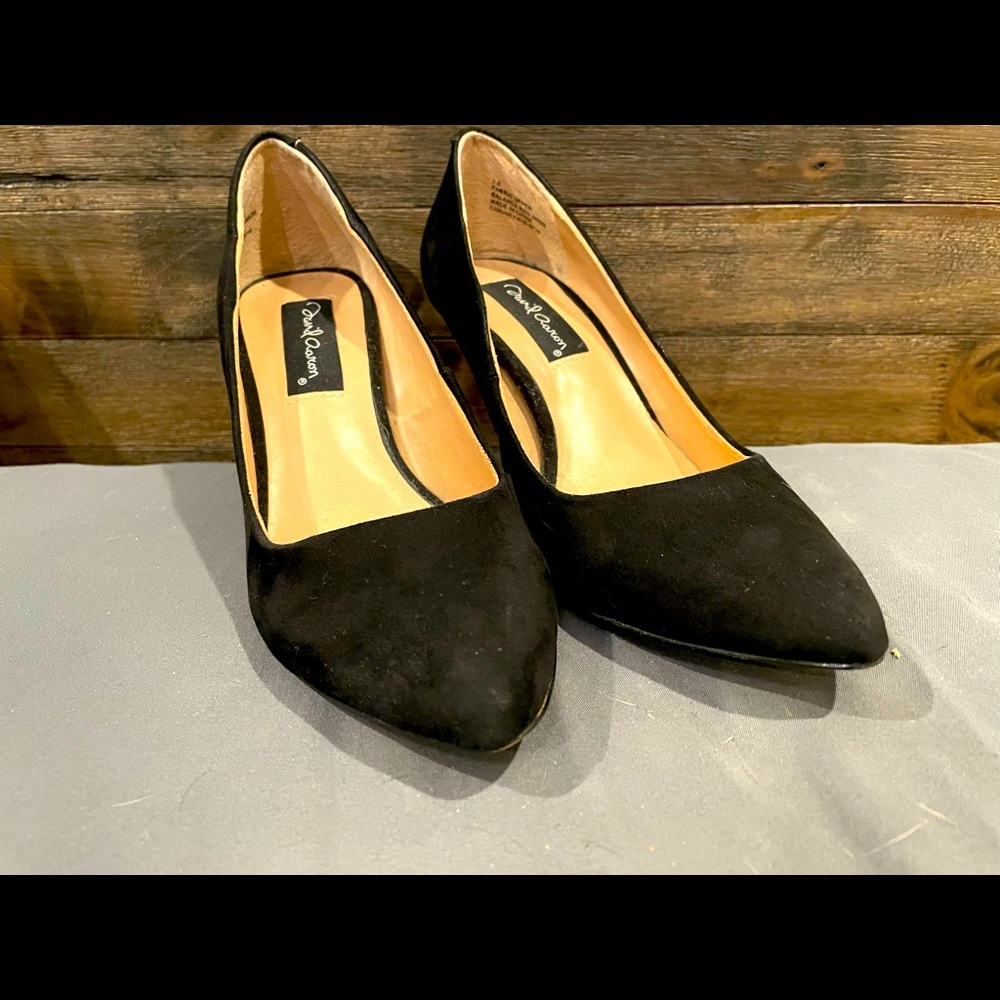 Black Heels / 7.5/ Very Good Used Condition.